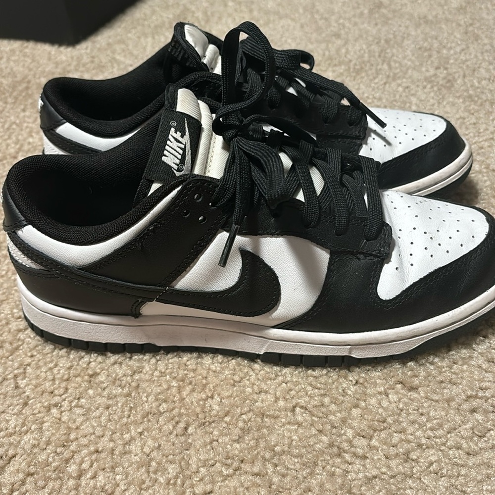 Black and white Nike dunks